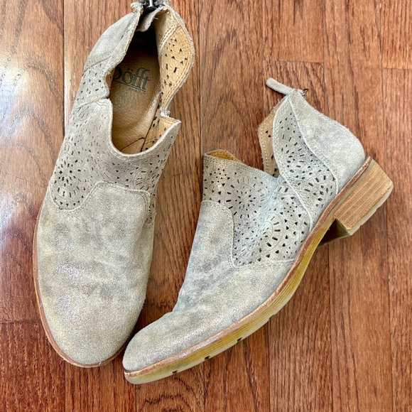 Sofft Barrosa Metallic Ankle Booties - Picture 2 of 12